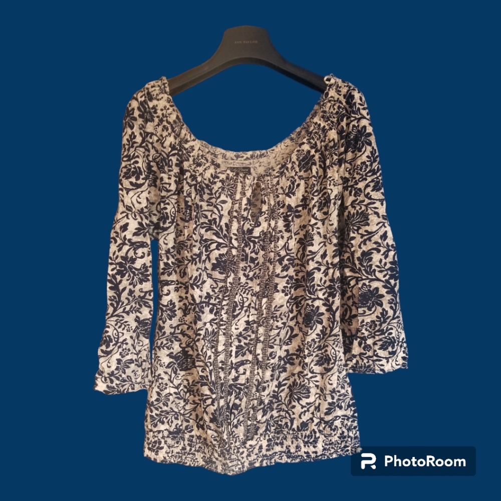 Lucky Brand Women's Size Medium  Top.